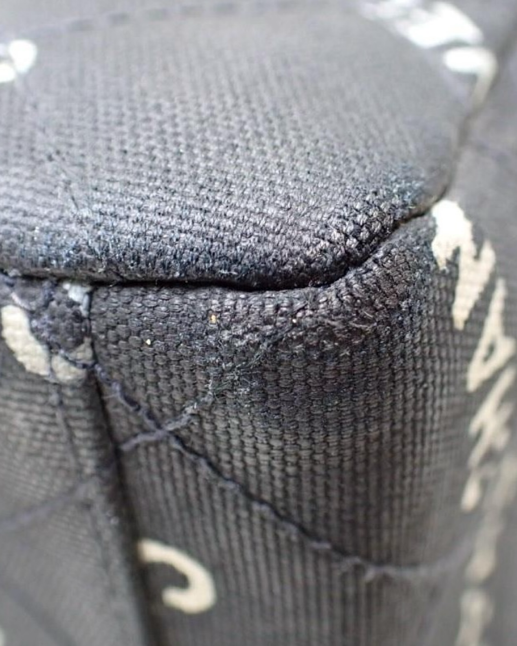 Bolsa Chanel Maxi Classic Flap Logo 1994-1996