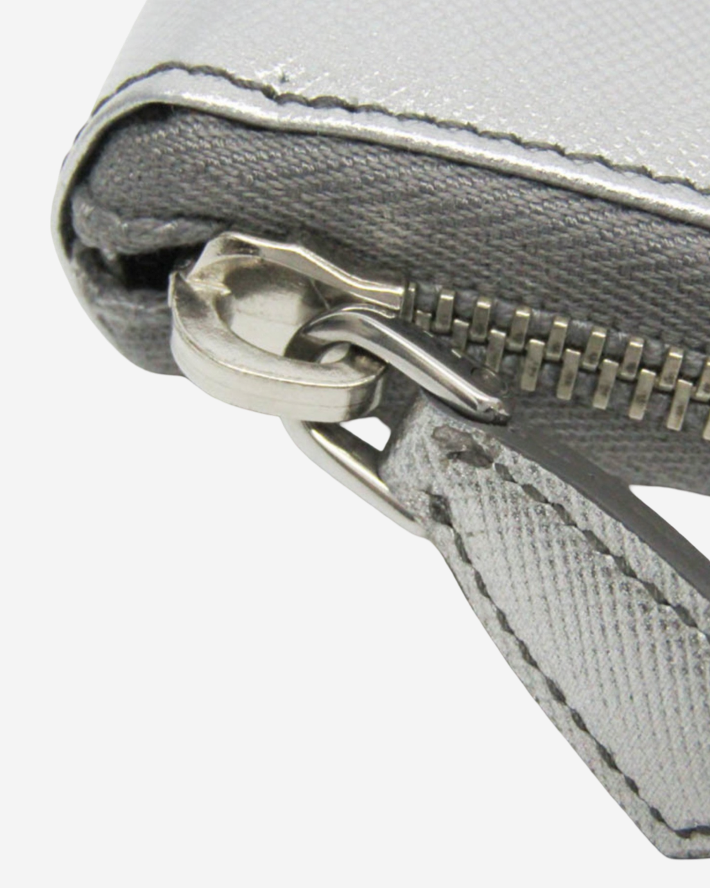 Cartera Prada Plateada