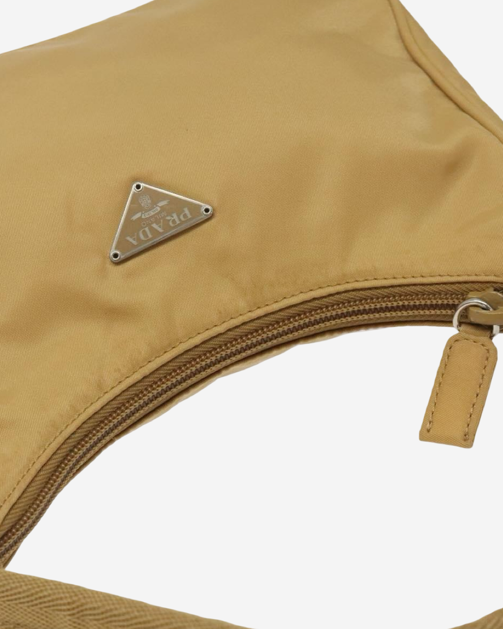 Bolsa Vintage Prada Re-Edition
