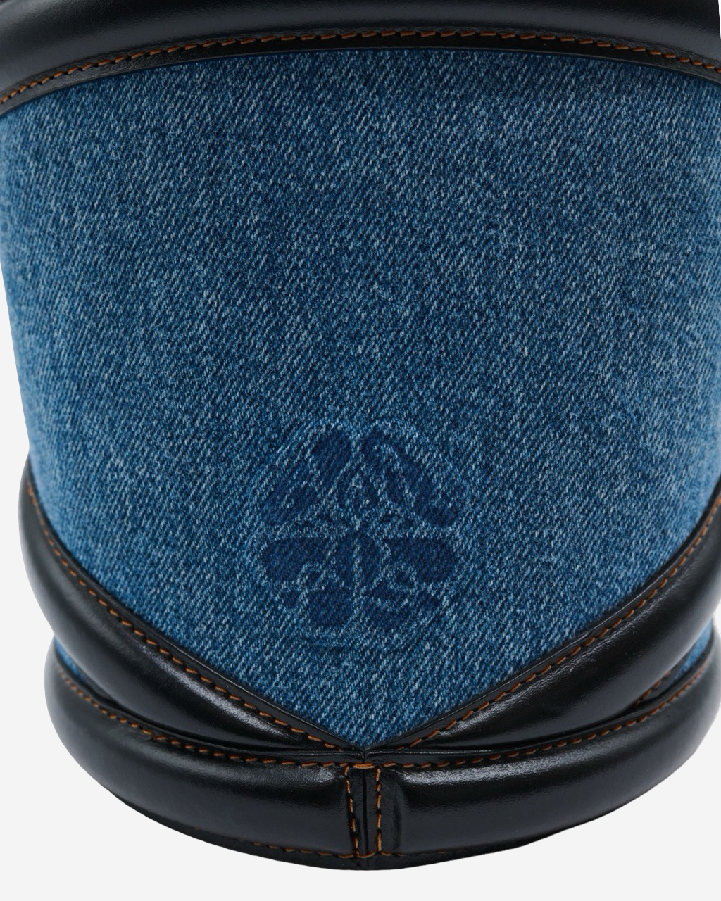 Bucket Alexander McQueen 18 Denim