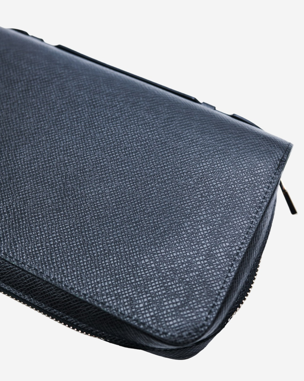 Louis Vuitton Zippy Taiga Bag