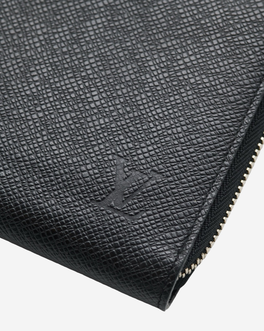 Louis Vuitton Taiga Wallet