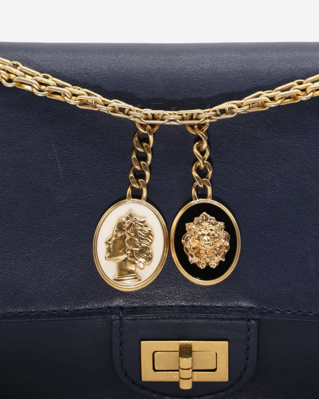 Bolso Chanel Reissue 2.55 Medallion 2017