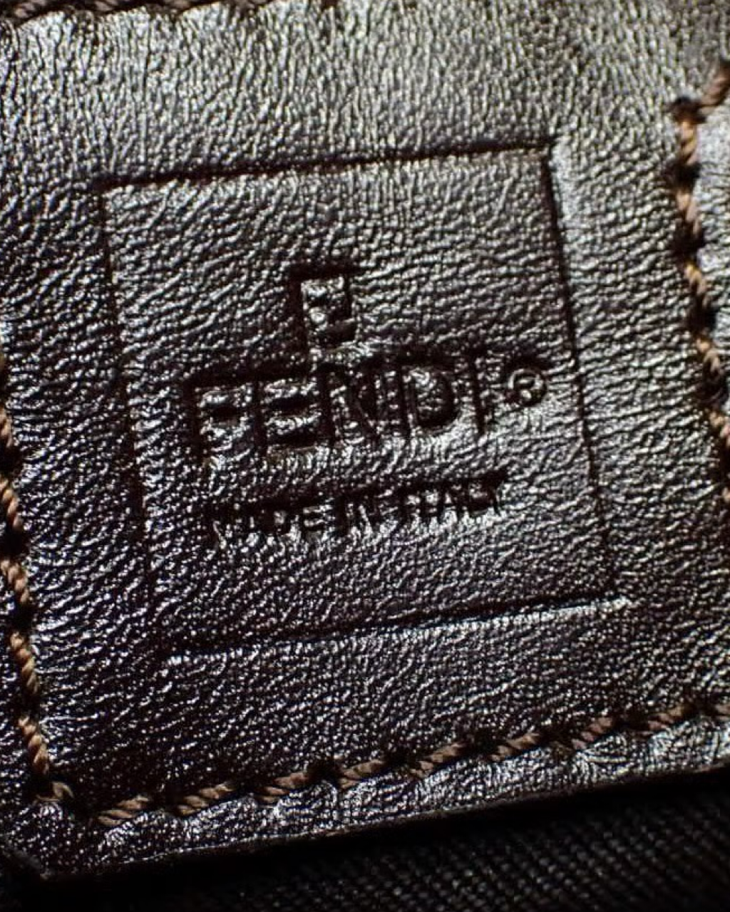 Bolsa Fendi Baguette Zucca