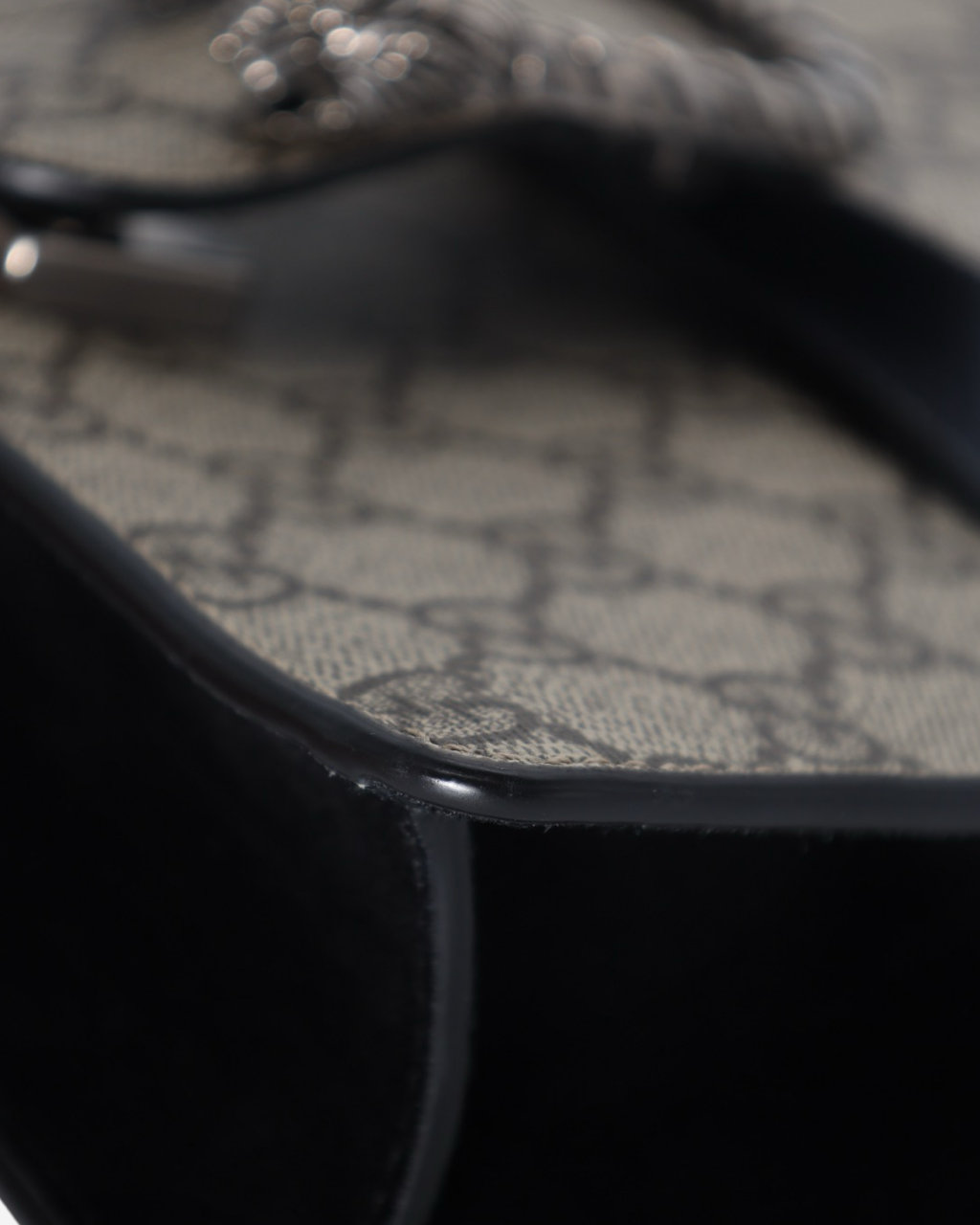 Bolsa Gucci Dionysus Mini Supreme