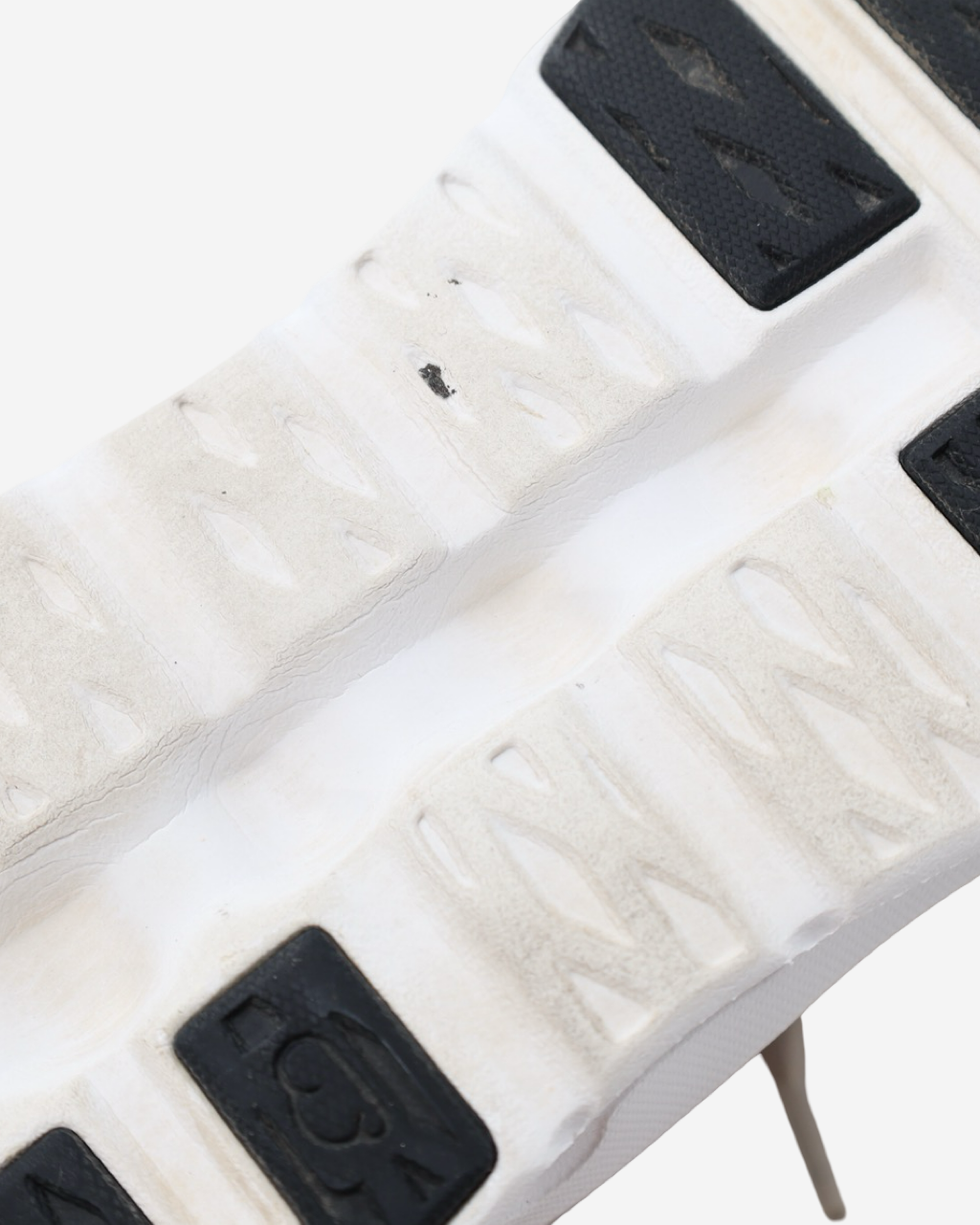 Tenis Loewe x On Cloudtilt 38