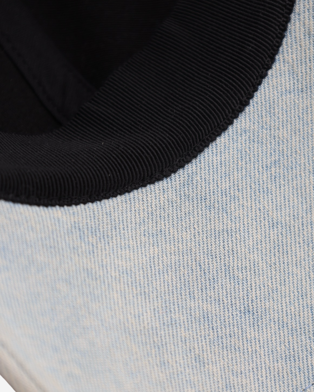 Gorra Saint Laurent Cassandre