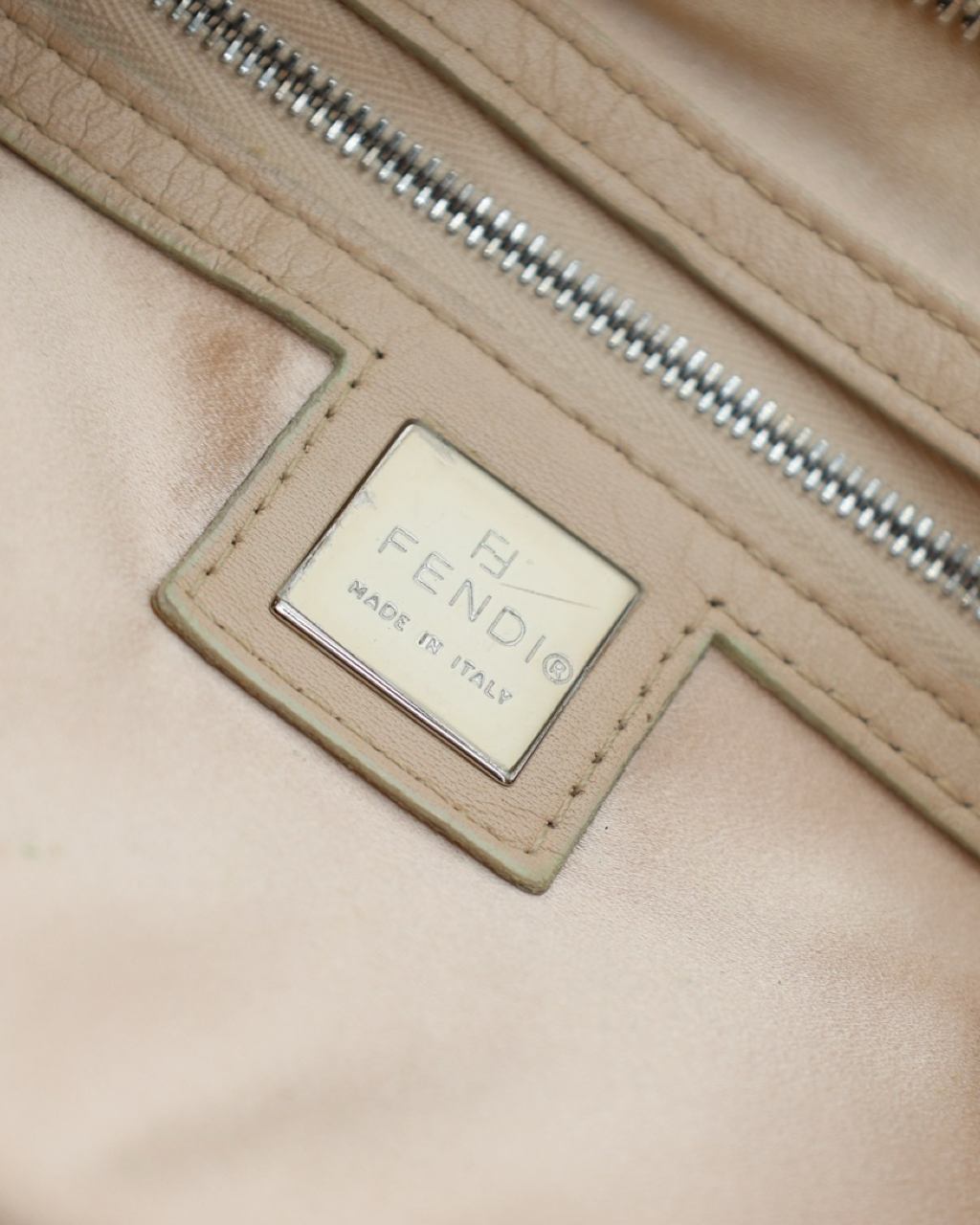 Bolso Fendi Half Moon Hobo