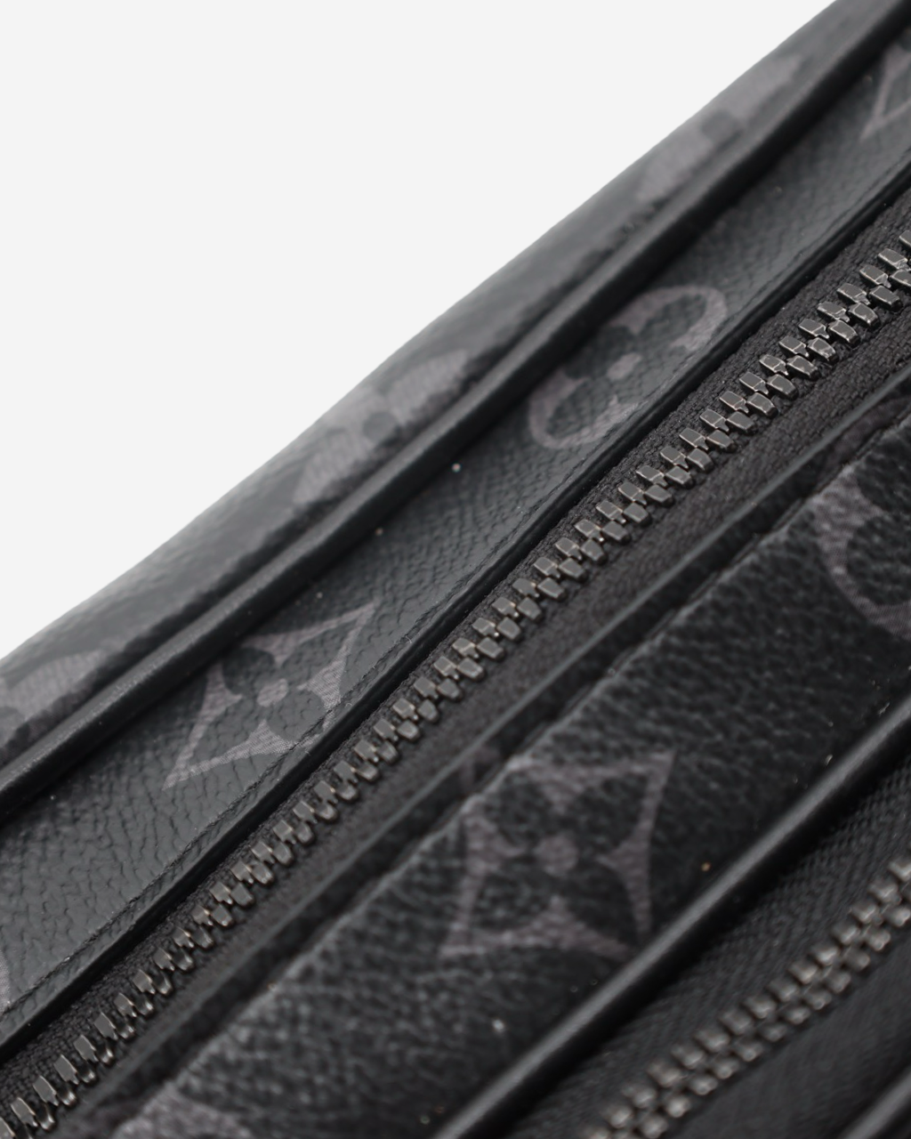 Bolso Louis Vuitton Alpha Messenger Monogram Eclipse