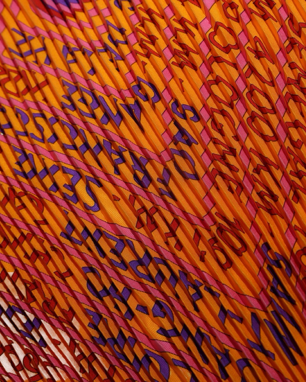 Hermès Carre Plisse 90 Scarf