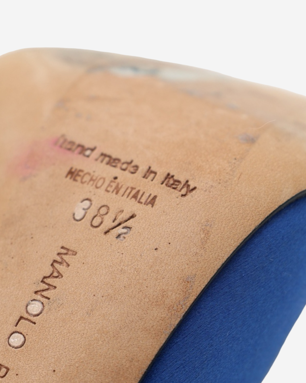 Manolo Blahnik Hangisi Heels 38.5