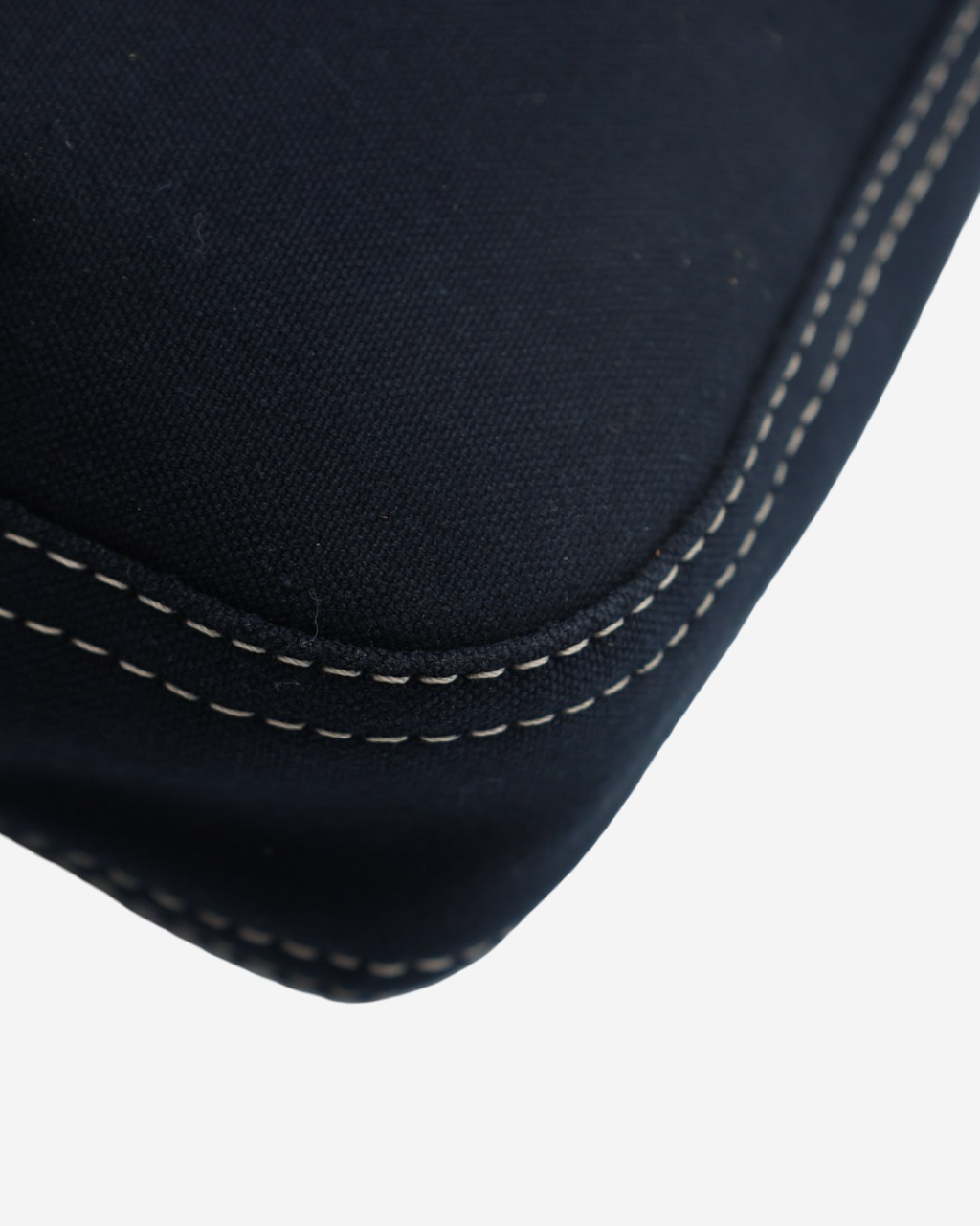 Bolsa Fendi Baguette Canvas