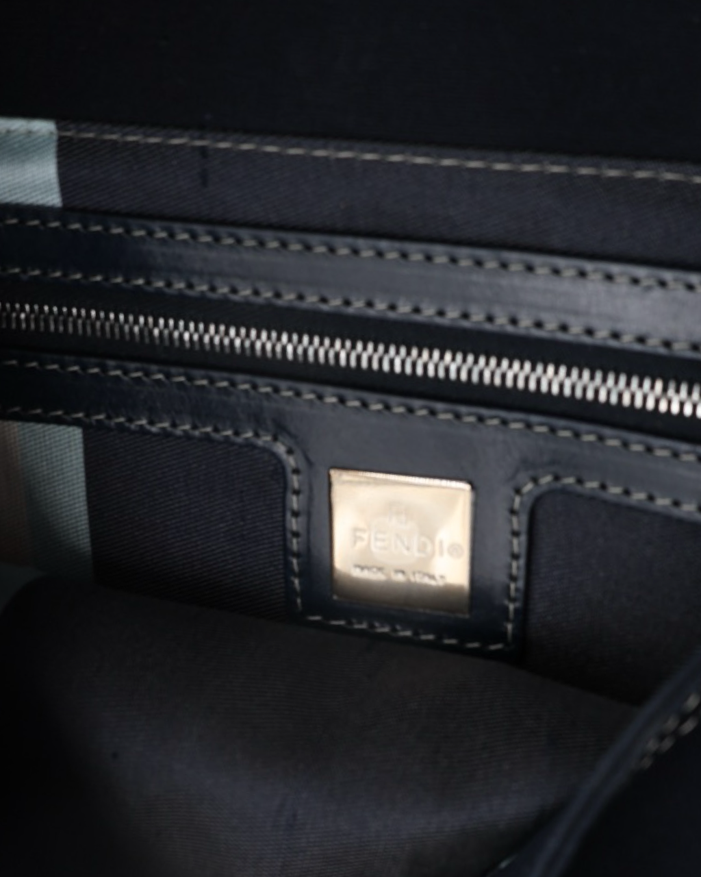 Bolsa Fendi Baguette Canvas