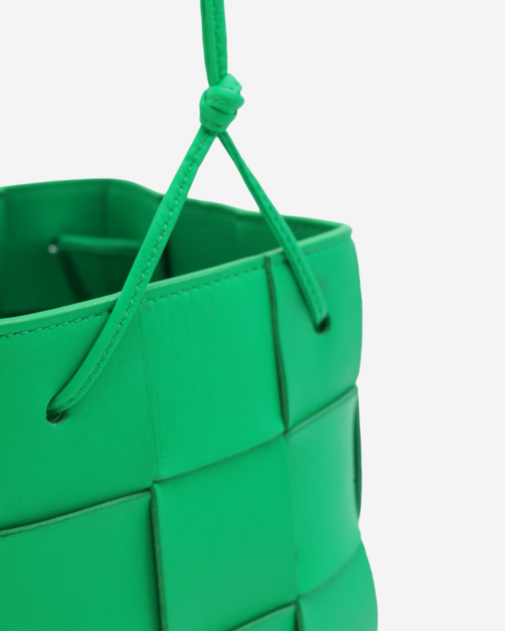Bolso Bottega Veneta Bucket Cassette Pequeña