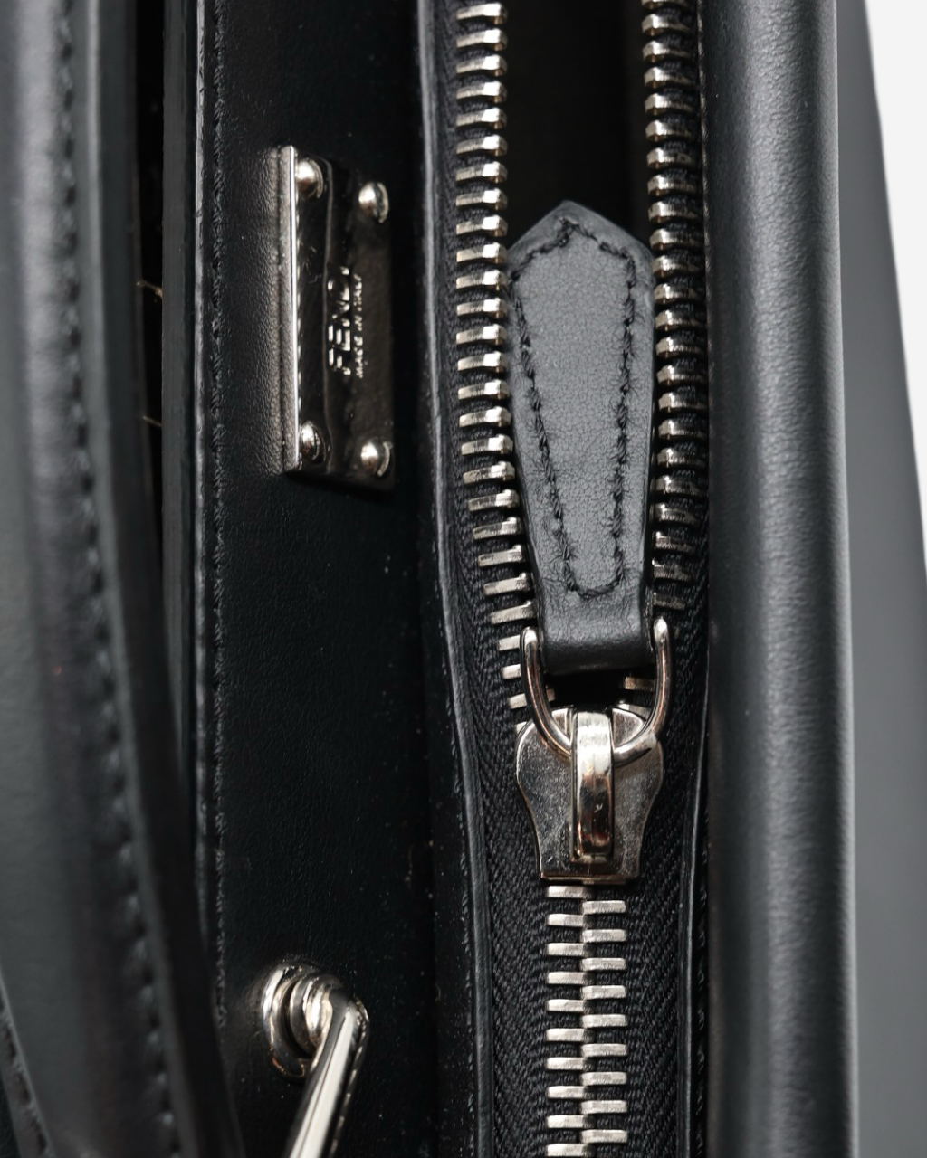 Maletín Fendi Peekaboo