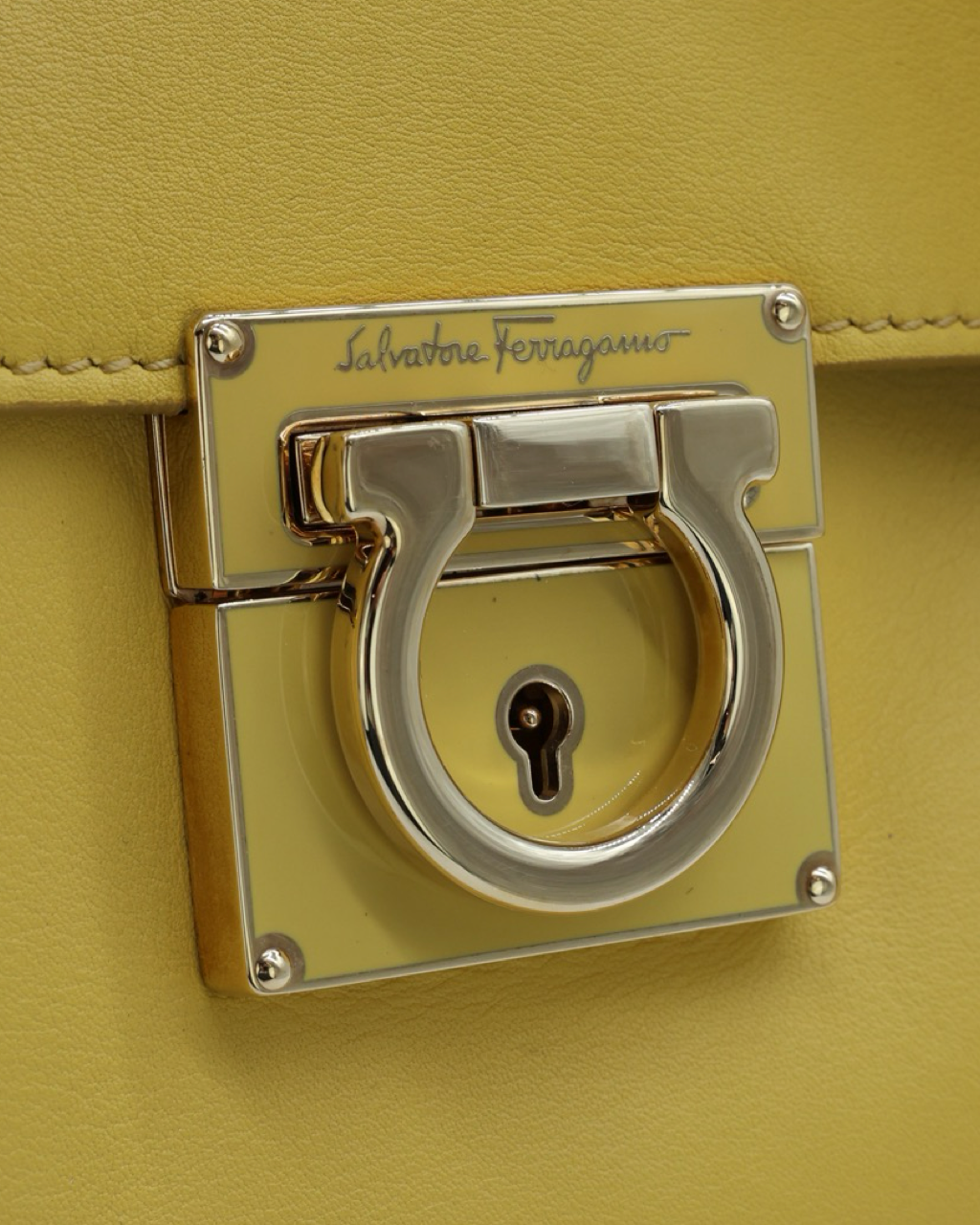 Bolso Ferragamo Jet Set