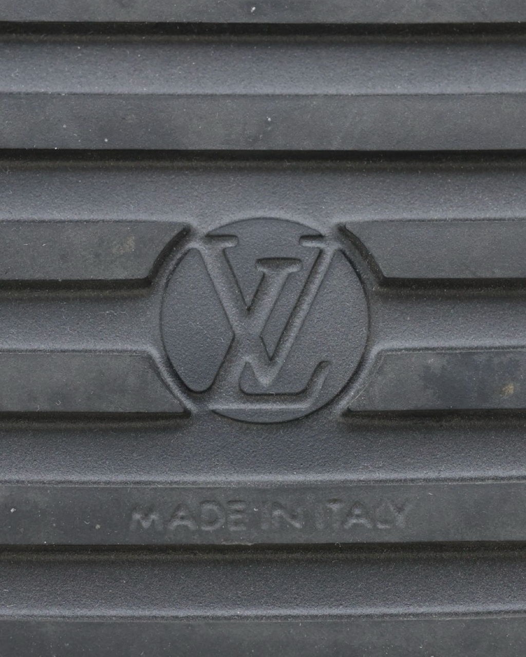 Louis Vuitton Paseo Sandals 37