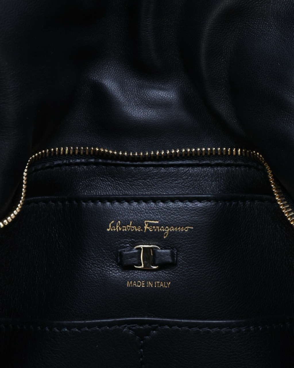 Bolso Ferragamo Viva Bow