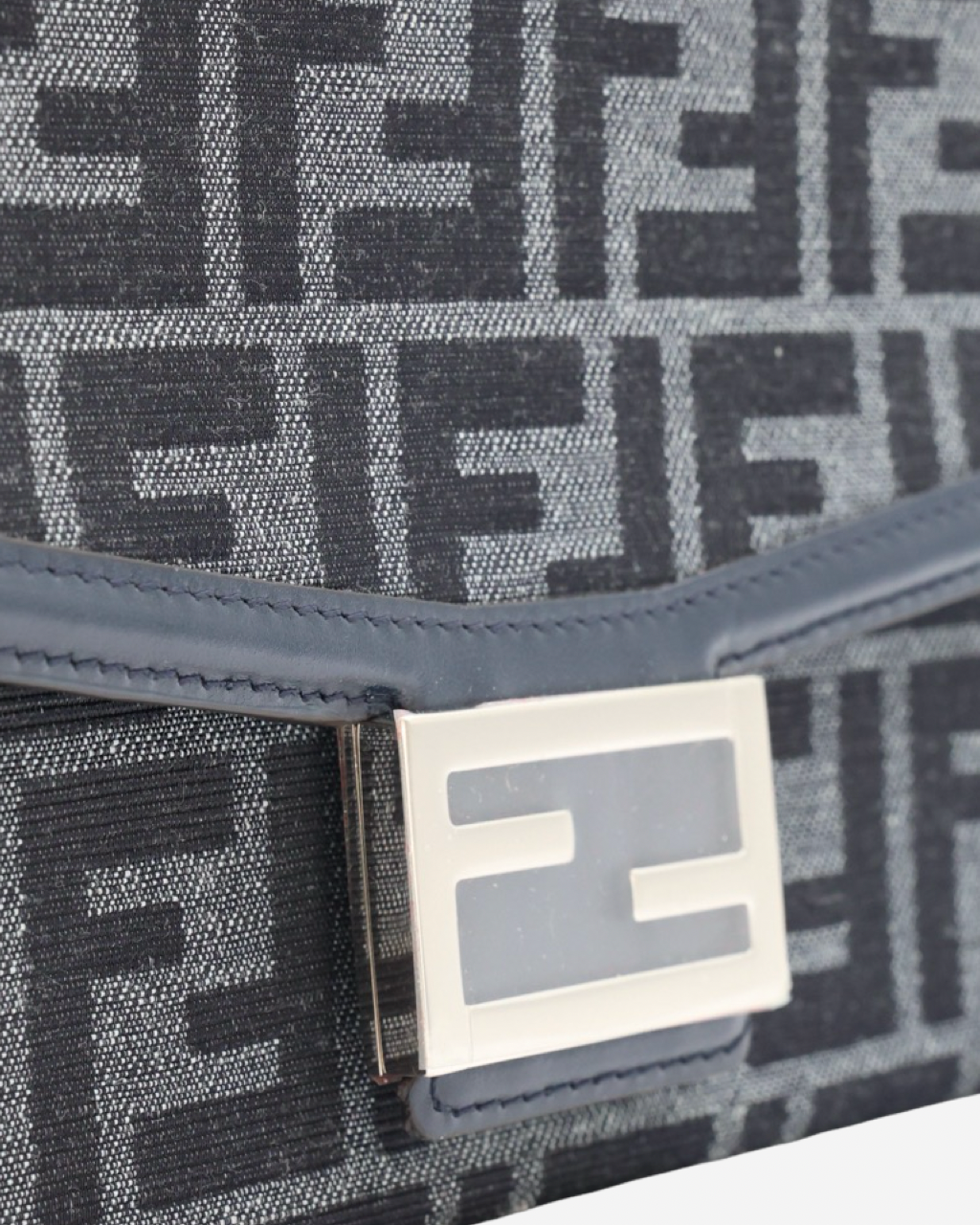 Bolso Fendi Soft Trunk