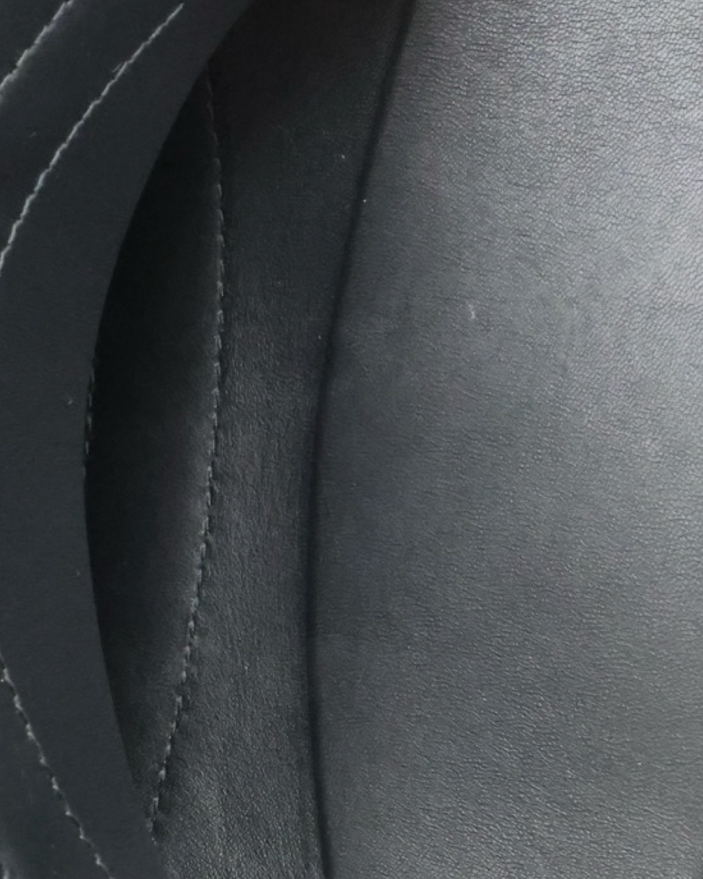 Bolso Alexander McQueen The Curve 2021