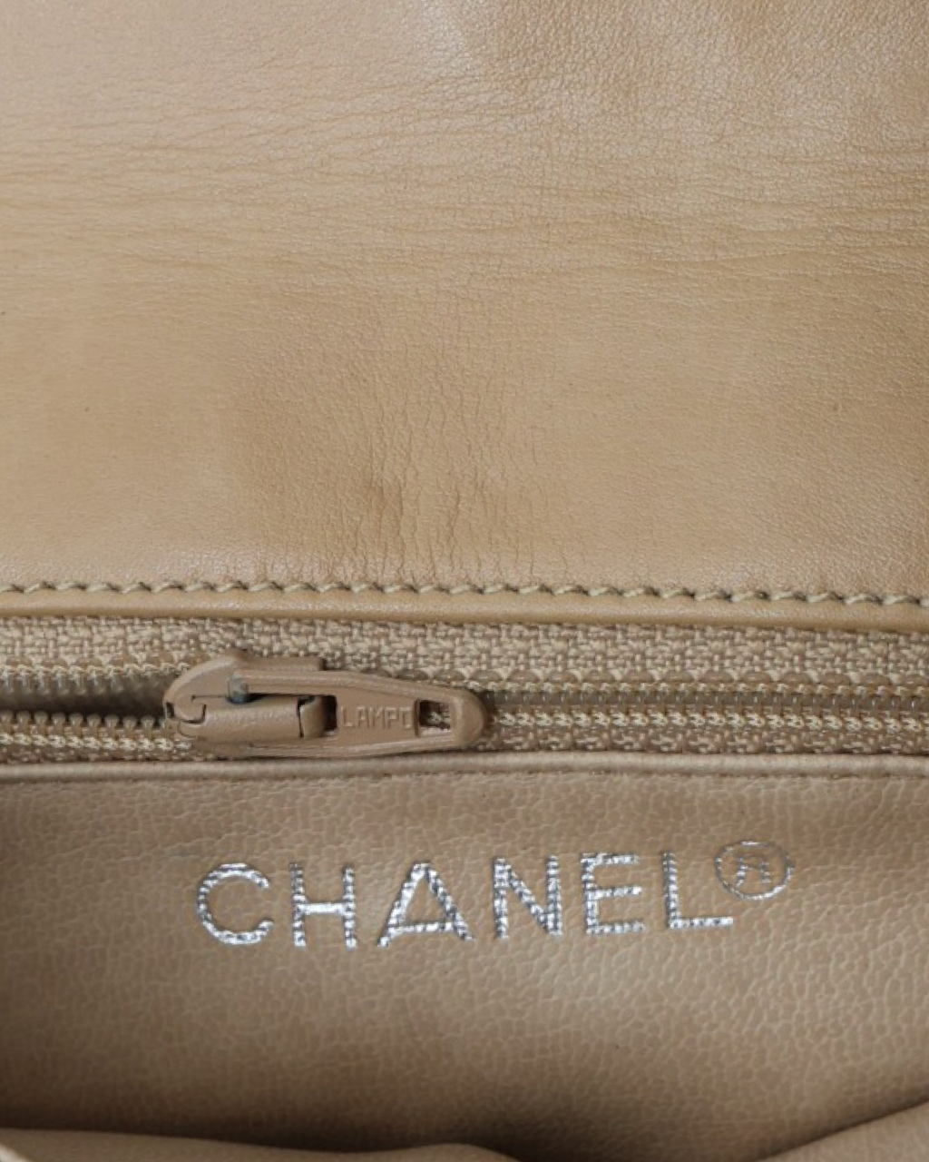 Cangurera Chanel