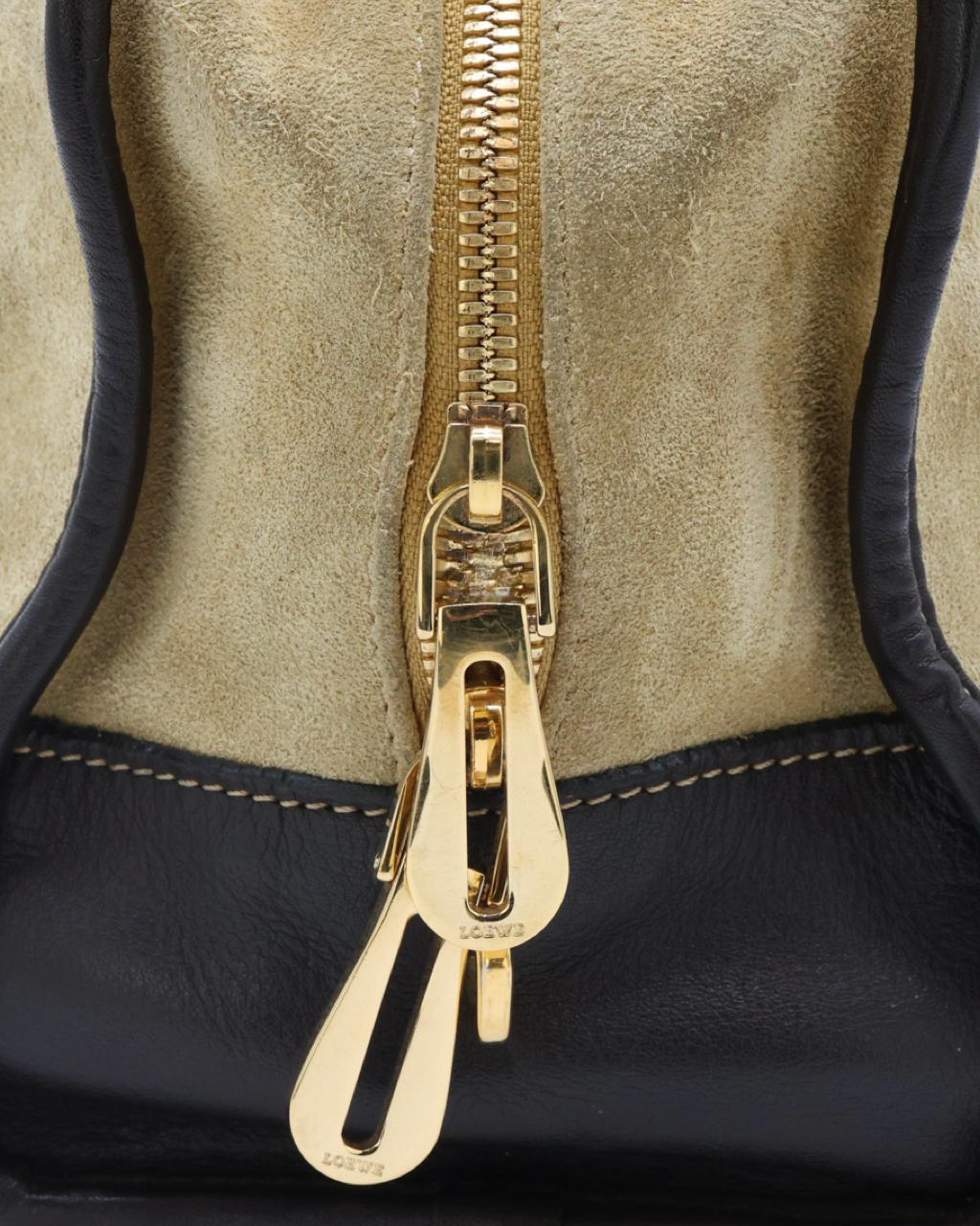 Loewe Amazona 28 Bag