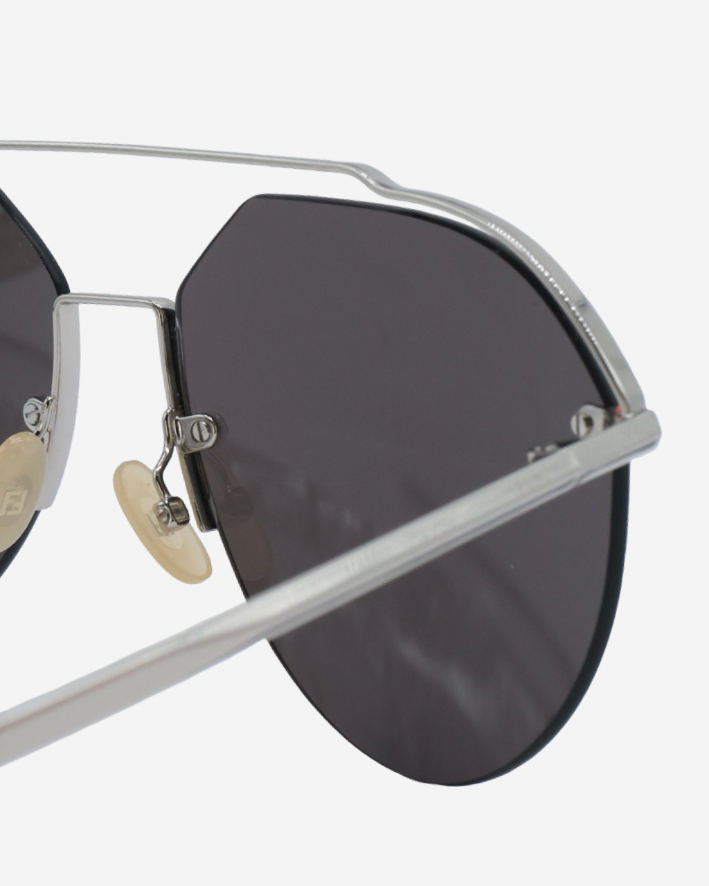 Lentes de Sol Fendi Aviador
