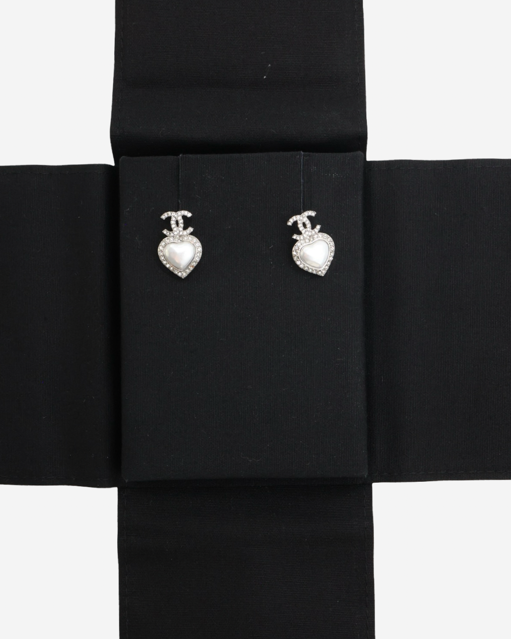 Aretes Chanel Corazón 2023