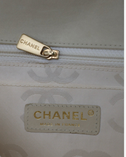 Bolso Chanel Camellia Perforated Patent Leather Single Flap 2003 - 2004