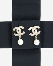 Aretes Chanel CC 2025