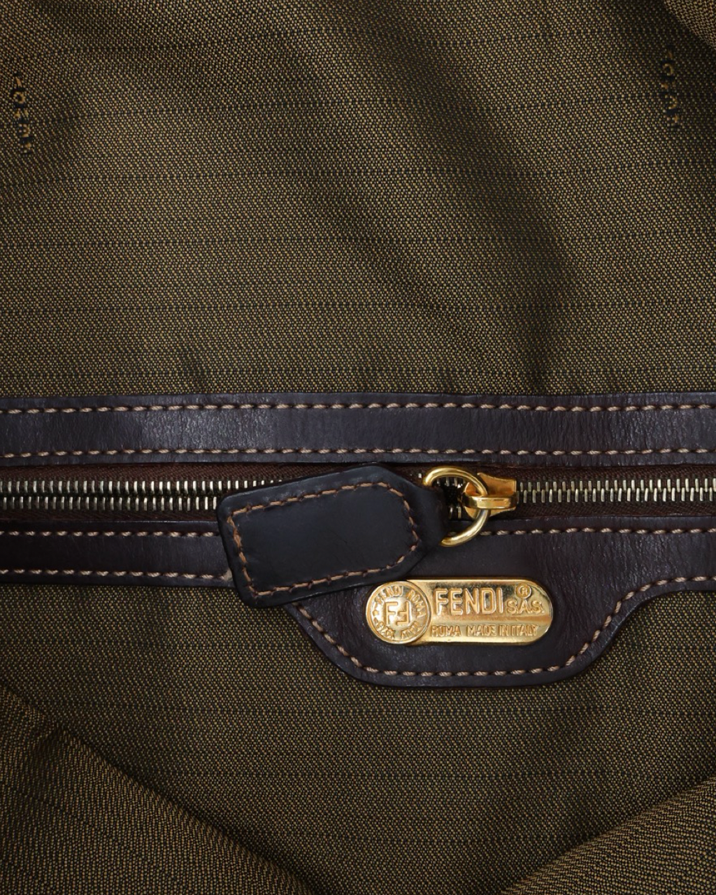 Bolso Fendi Zucca Pouch