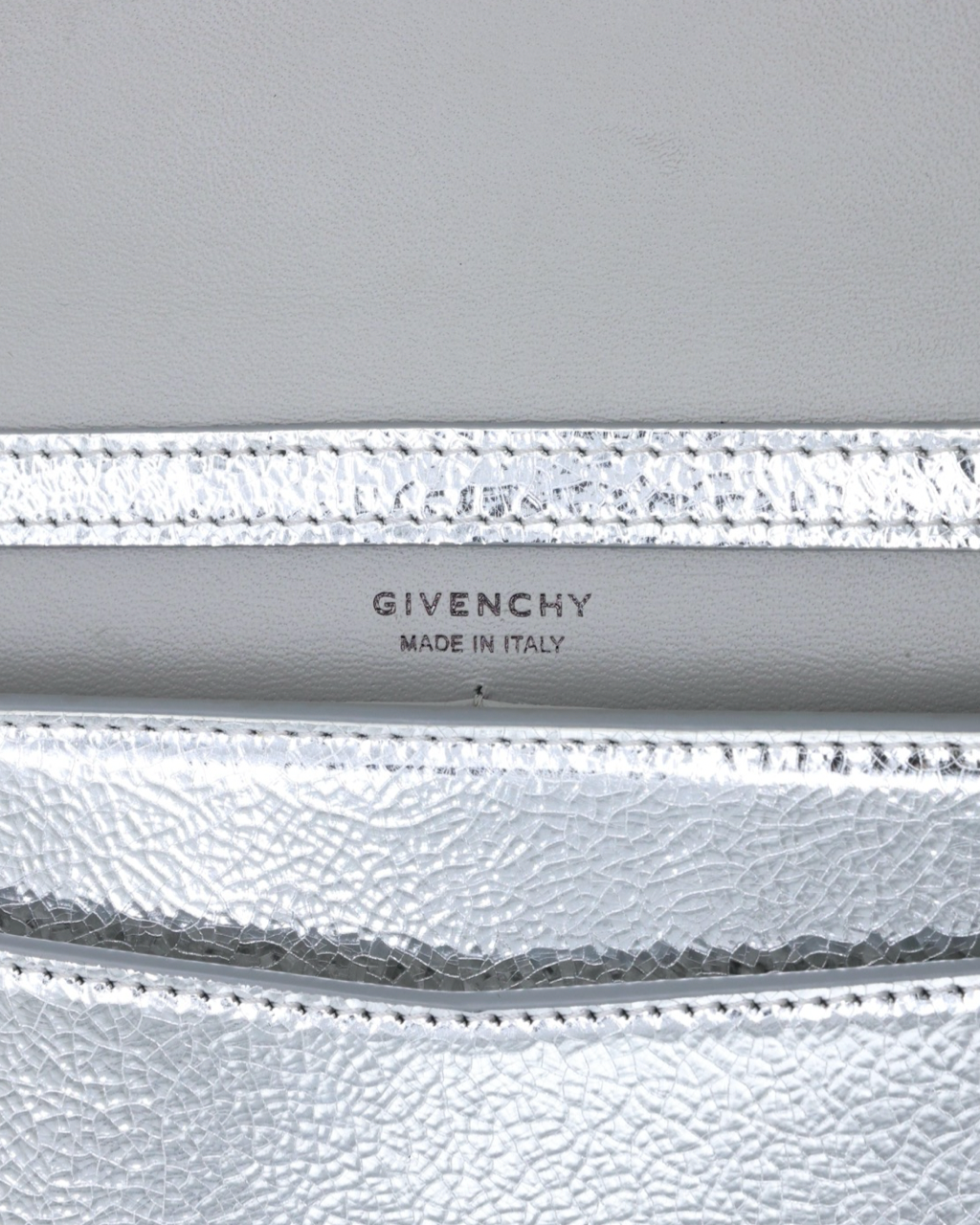 Givenchy 4G Wallet On Chain Bag
