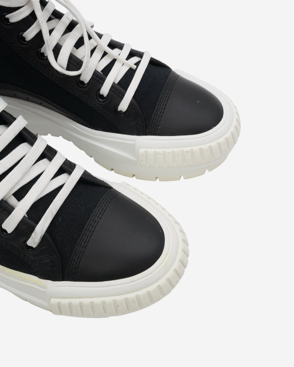 Louis Vuitton Squad Sneakers 36