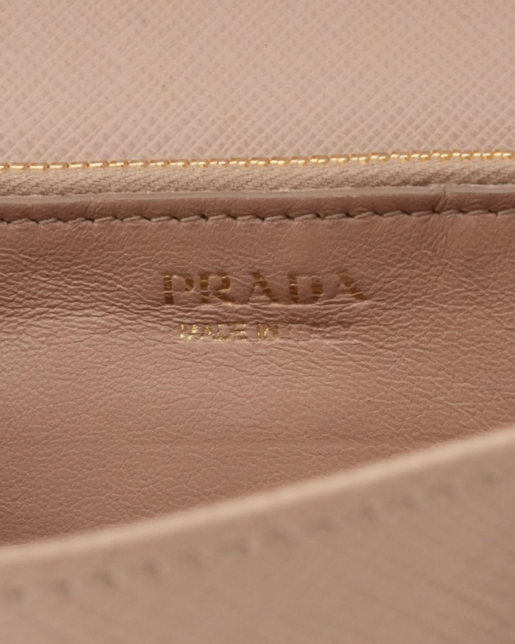 Bolso Prada Saffiano WOC
