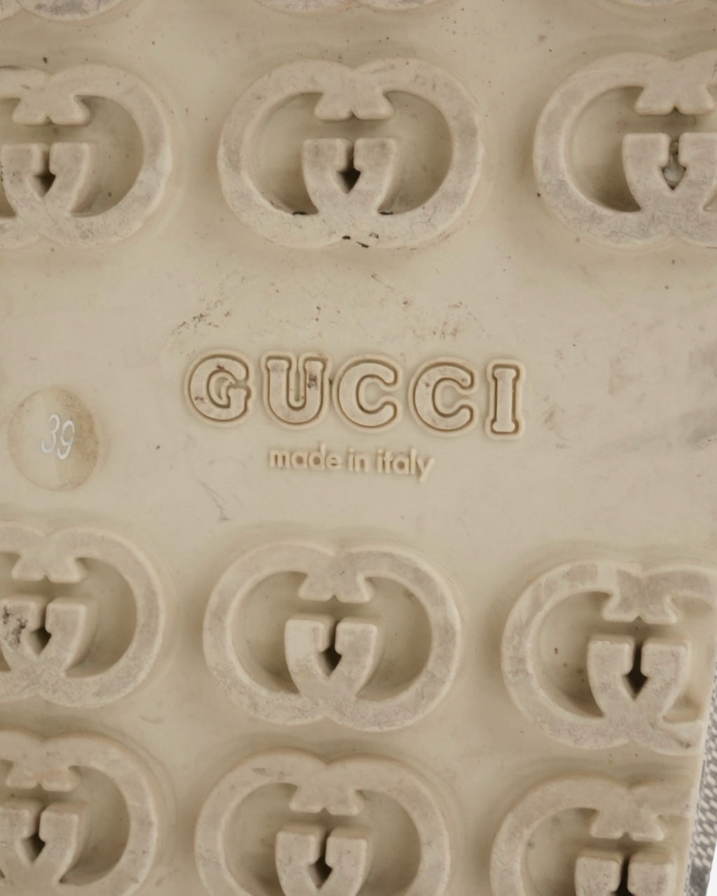 Sandalias Gucci Interlocking GG 39