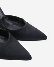 Manolo Blahnik Sicariata Pumps 38.5
