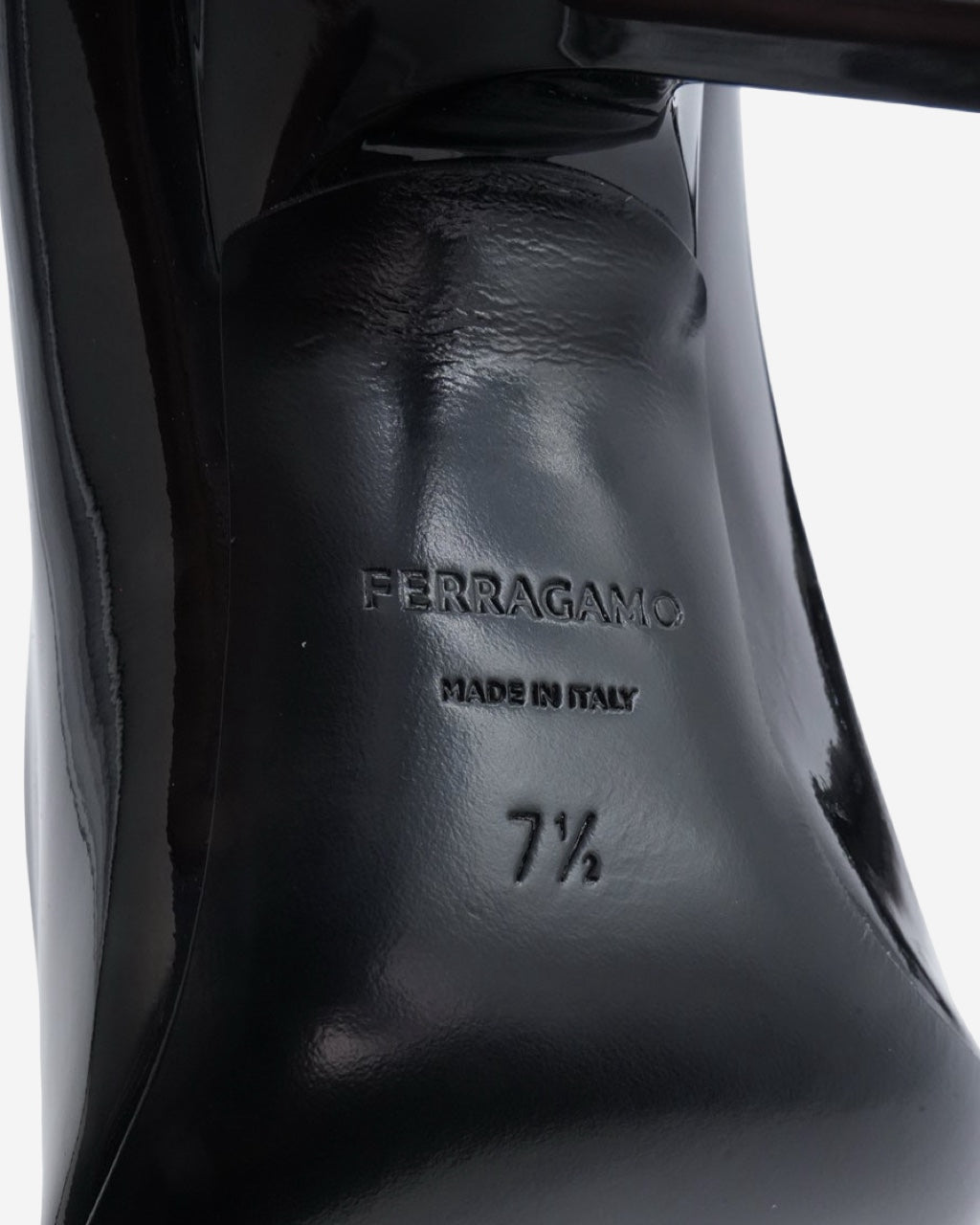 Ferragamo Eva Pumps 38