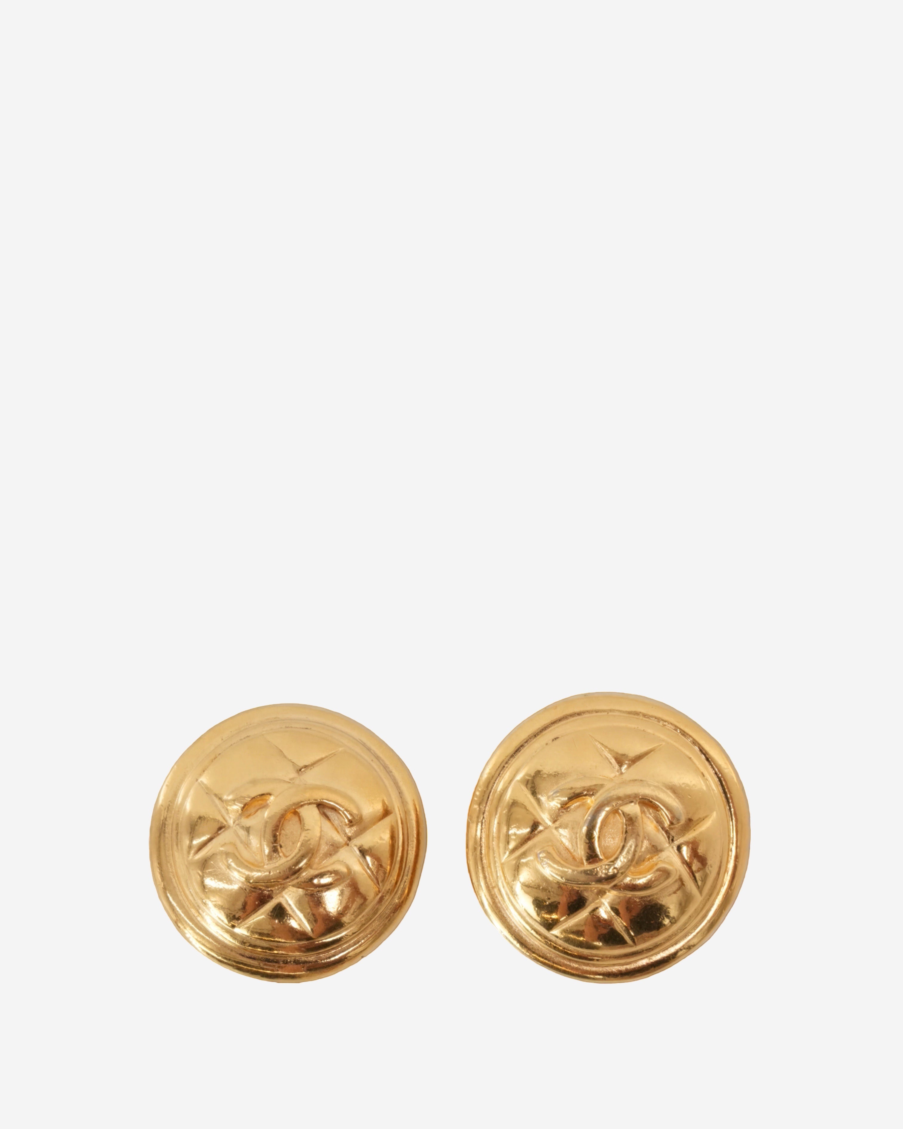 Aretes Chanel CC Matelassé