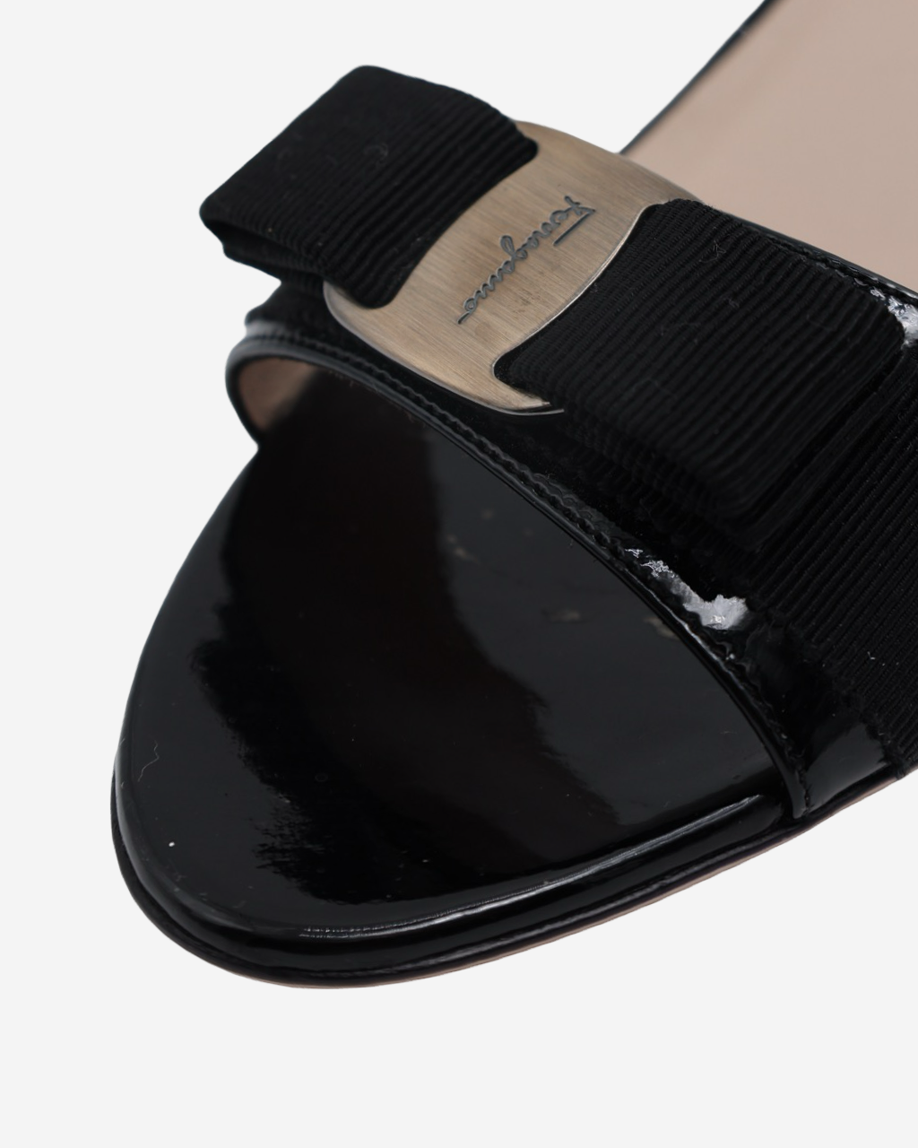 Ferragamo Kitten Heels 38