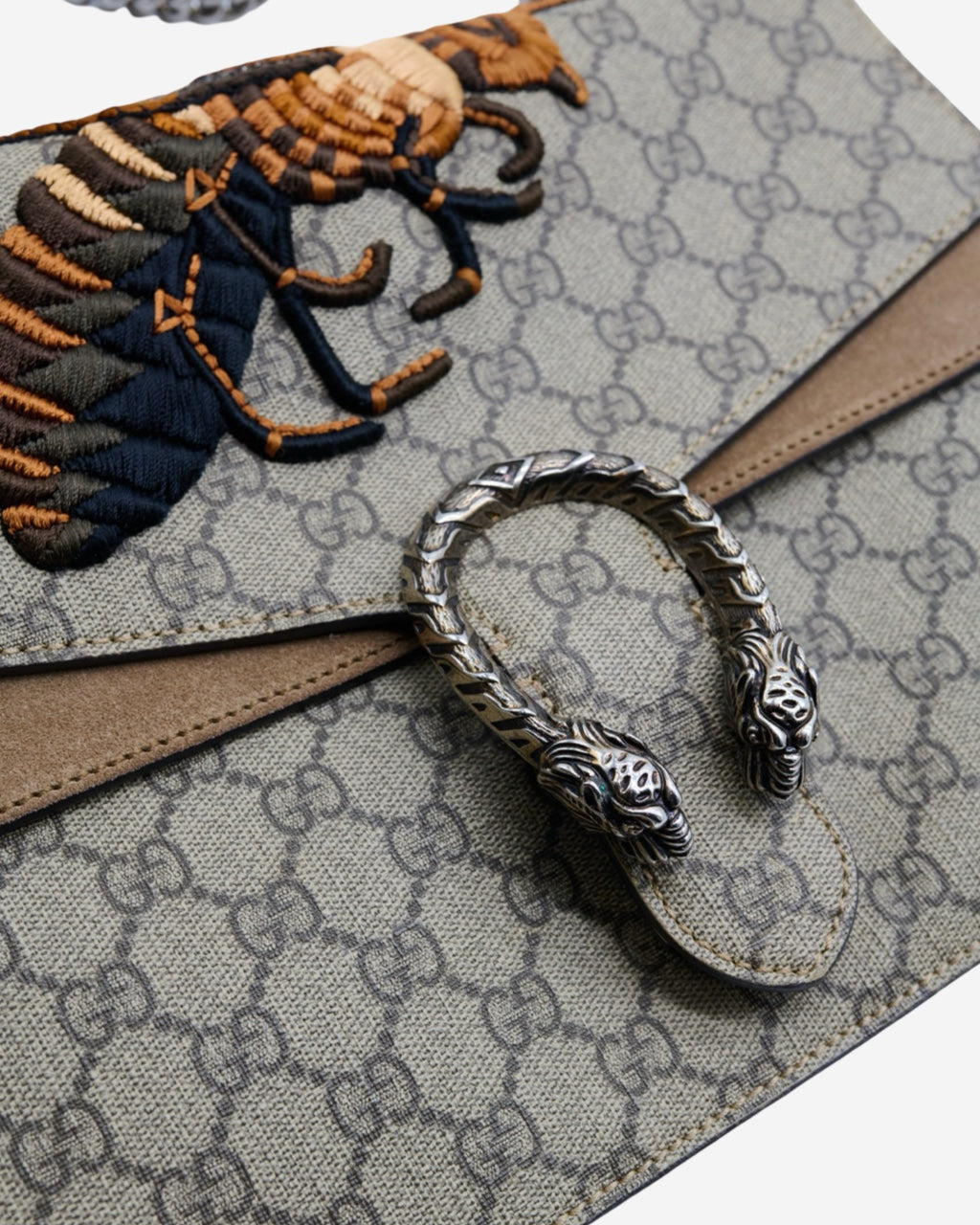 Bolsa Gucci Dionysus GM Supreme Bee