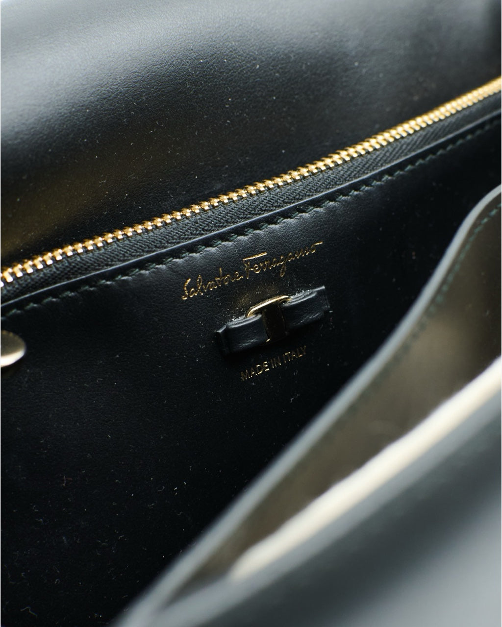 Bolsa Ferragamo Vara Studs