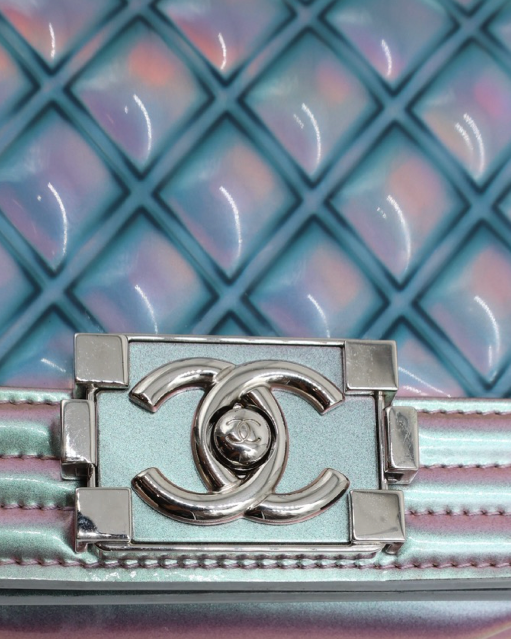 Bolsa Chanel Boy Holographic 2018