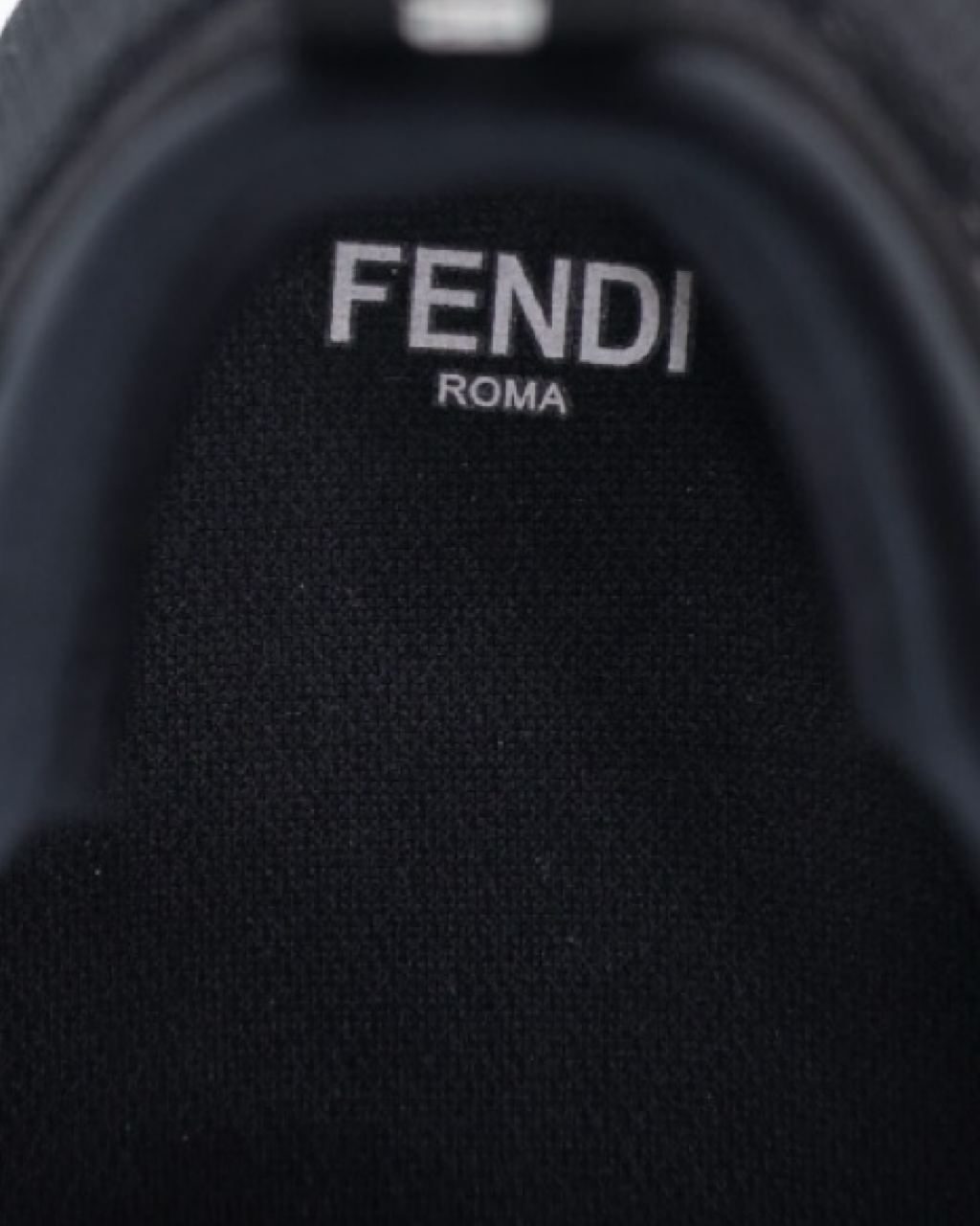 Tenis Fendi 40