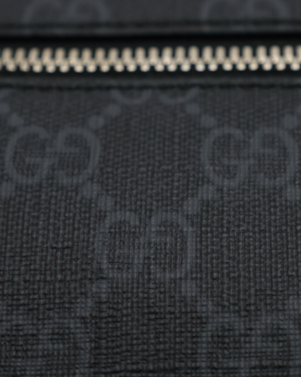 Gucci GG Supreme Waist Bag