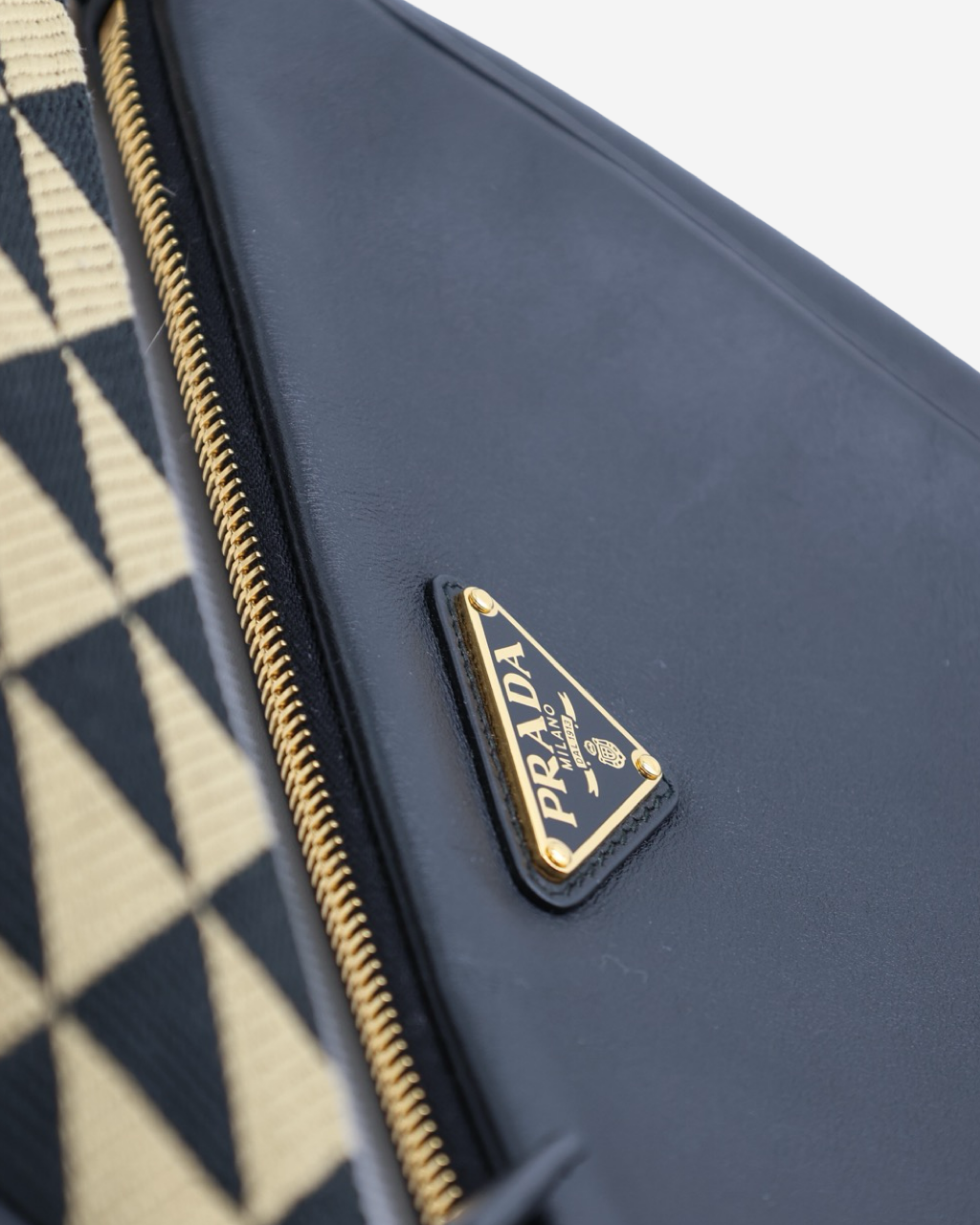 Bolsa Prada Triangolo Doble Pochette